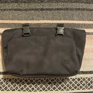 Early embark kit *5L. Lululemon small travel bag.